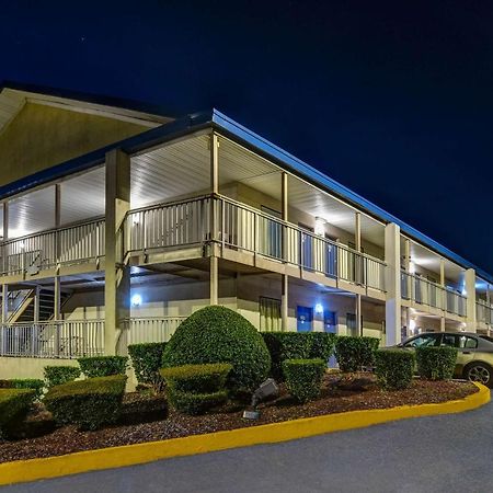 Motel 6-Atlanta, Ga Доравил Екстериор снимка