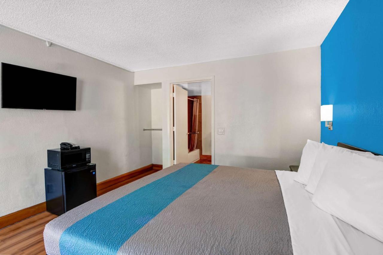 Motel 6-Atlanta, Ga Доравил Екстериор снимка