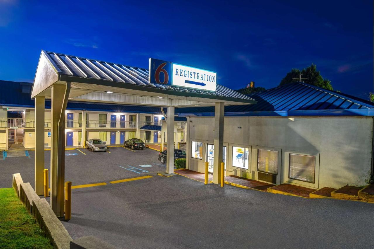 Motel 6-Atlanta, Ga Доравил Екстериор снимка