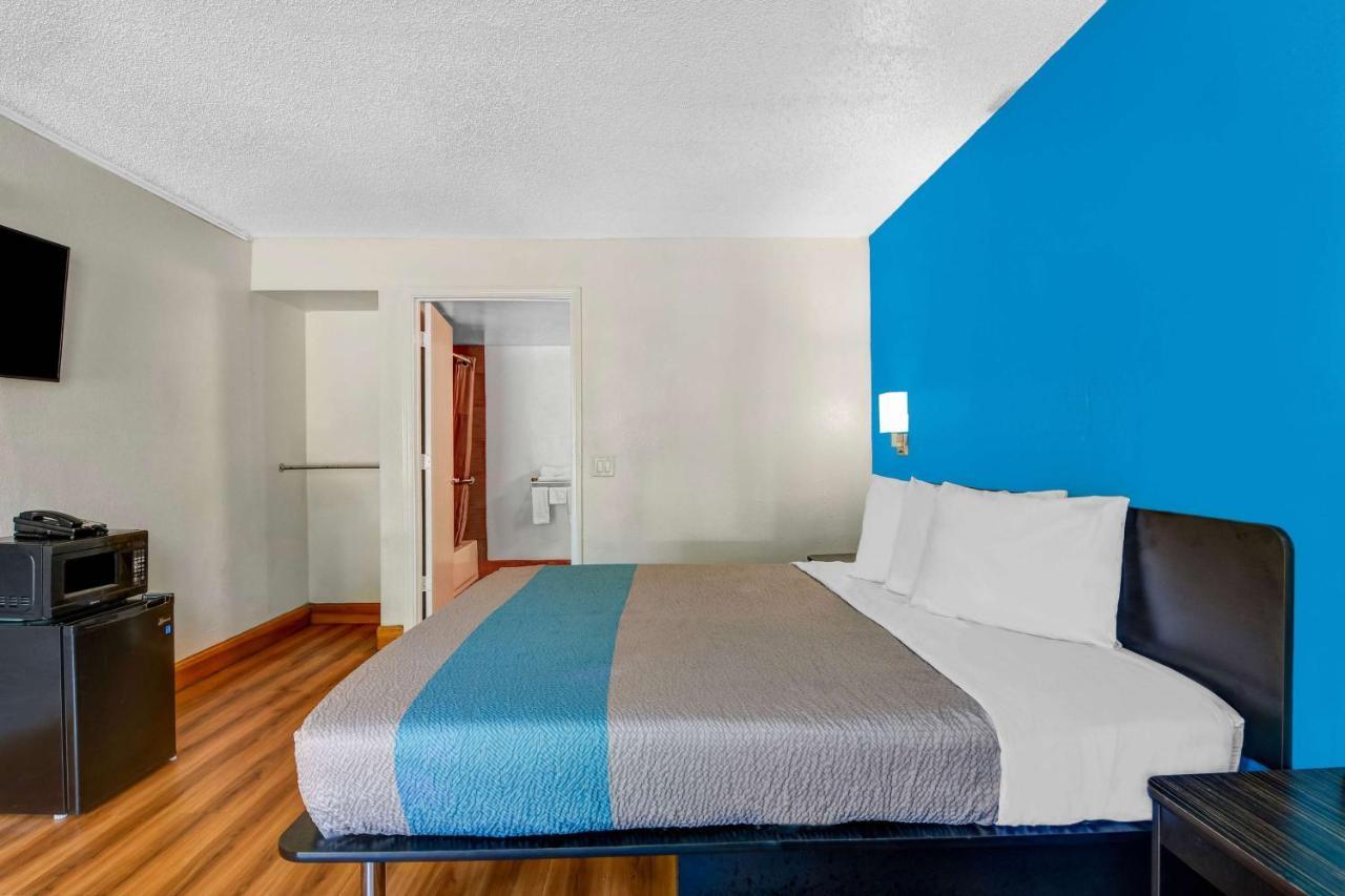 Motel 6-Atlanta, Ga Доравил Екстериор снимка