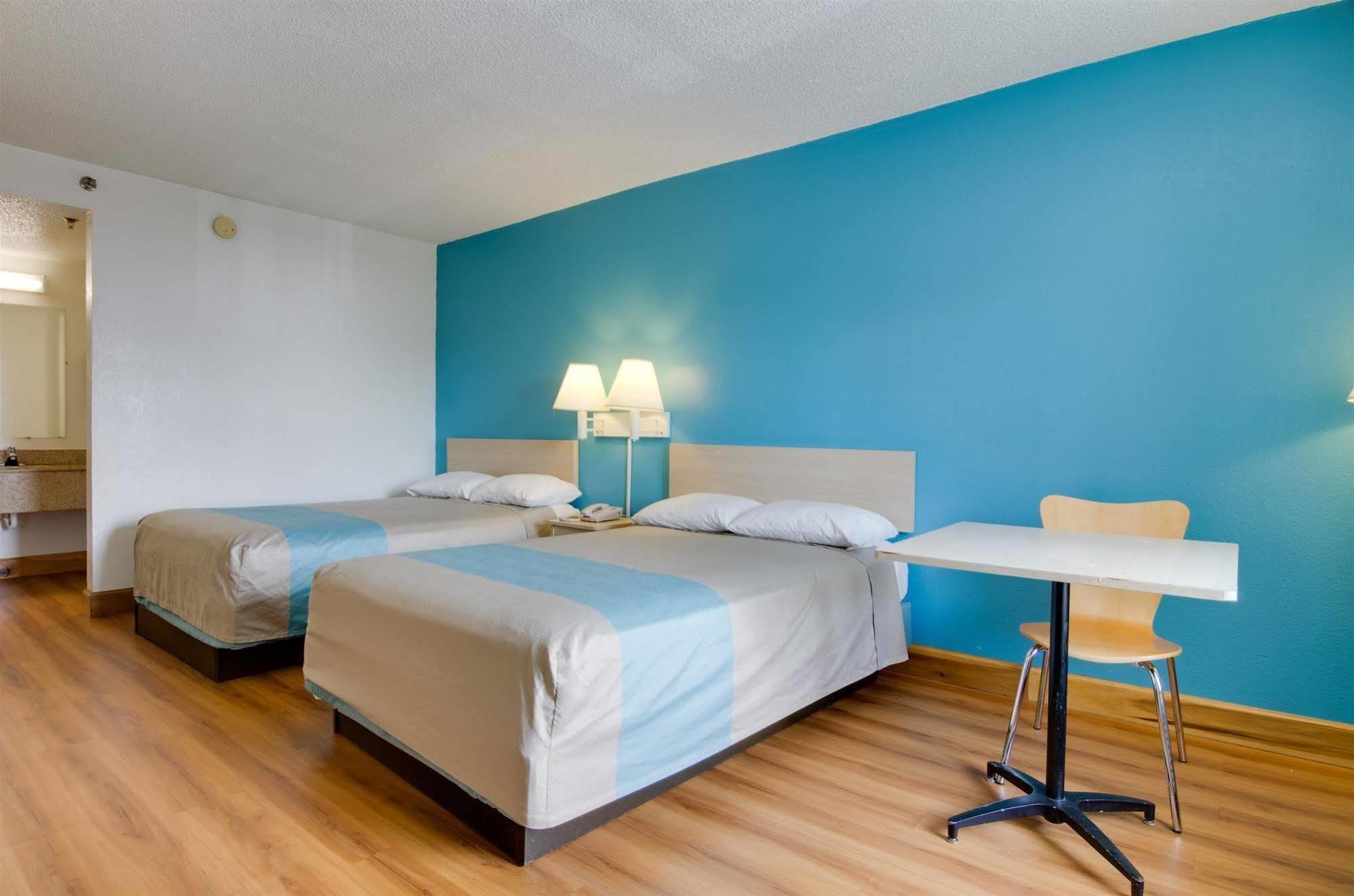 Motel 6-Atlanta, Ga Доравил Екстериор снимка