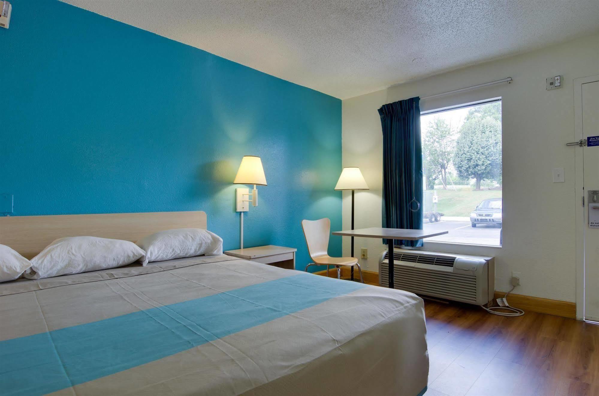 Motel 6-Atlanta, Ga Доравил Екстериор снимка