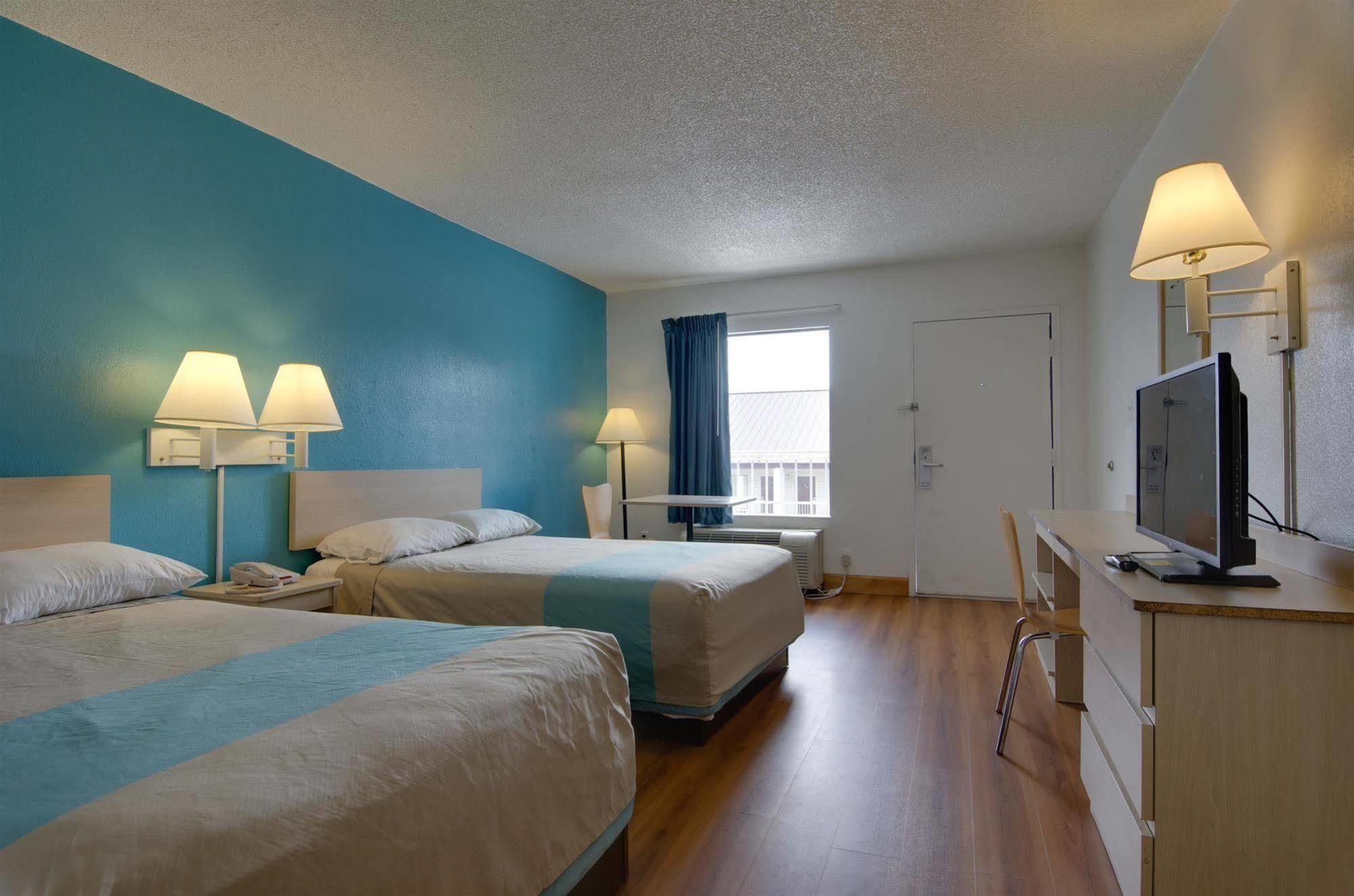 Motel 6-Atlanta, Ga Доравил Екстериор снимка