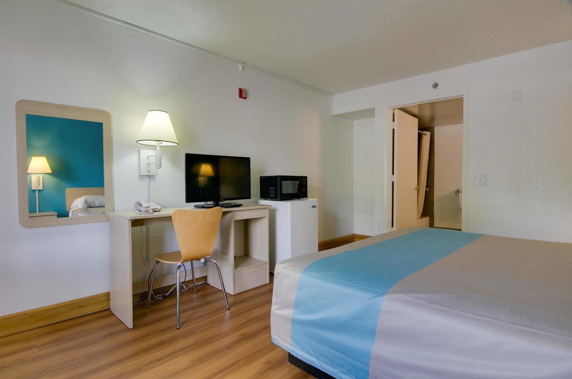 Motel 6-Atlanta, Ga Доравил Екстериор снимка